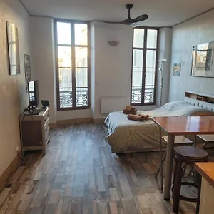 Appartement Agreable Au Coeur Du Quartier Historique, Marseille